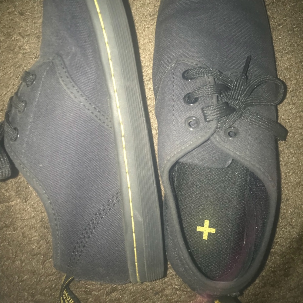 Dr martens canvas black